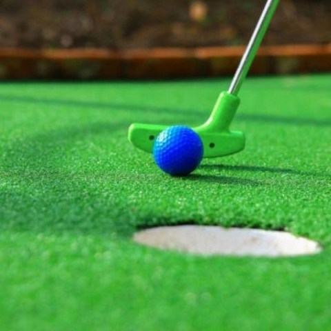 ciprus-gyerek-programok-minigolf