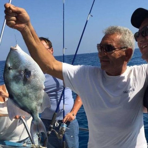 Ciprus, mélytengeri horgászat, egyéni program, horgásztúra, hajós horgászat, tengeri élmény, sporthorgászat, exkluzív kirándulás, nyaralás, privát program.